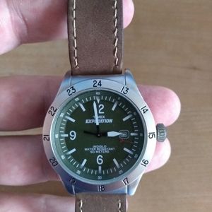 Timex expedition watch NEEDS BATTERY
